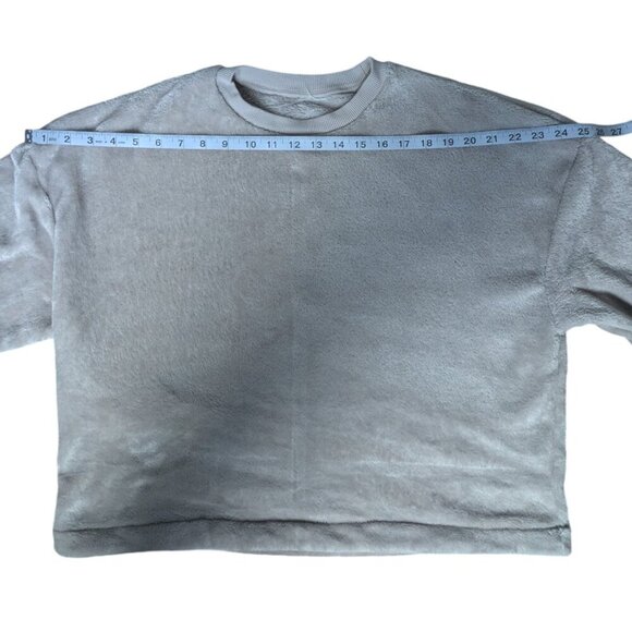 H&M Beige Fluffy Long Sleeve Pajama Top Women Size Medium - Picture 9 of 9